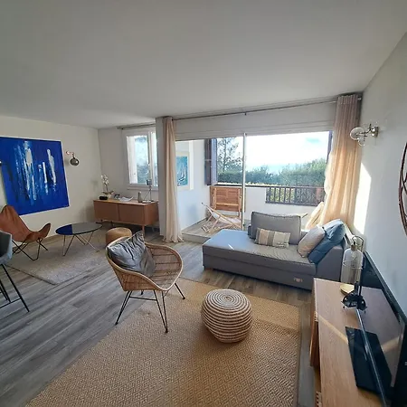 Superbe Piscine, Tennis, Vue Et Decore Avec Gout Appartamento