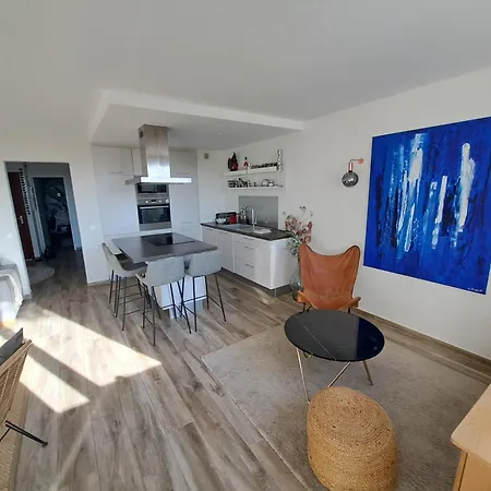 Appartamento Superbe Piscine, Tennis, Vue Et Decore Avec Gout Cassis